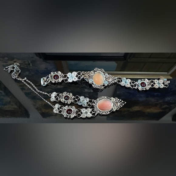 Antique Early 1900s Carved Shell Cameo Filigree Necklace & Bracelet Set - Picture 5 of 16